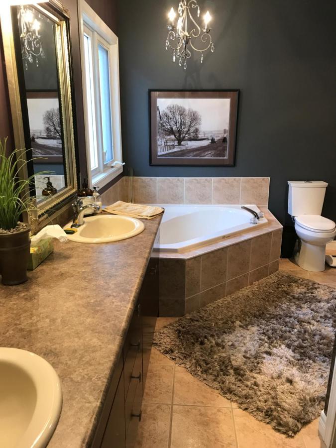 דירות לונדון Cozy Luxury On The Thames In Ontario! מראה חיצוני תמונה